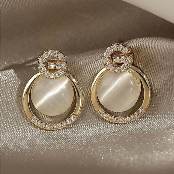Luxury Rhinestone G Circle Drop Earrings - Picture 4 of 11